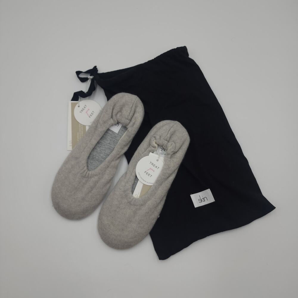 Skin Cashmere Ballet House Flat in Grey Size XS